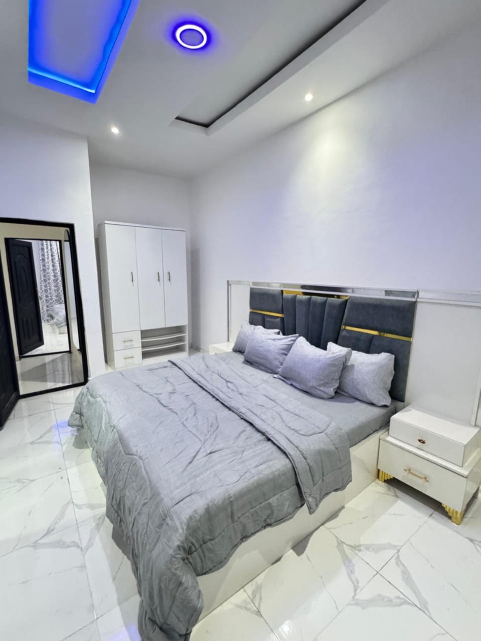 Bed, Bedroom, air conditioner