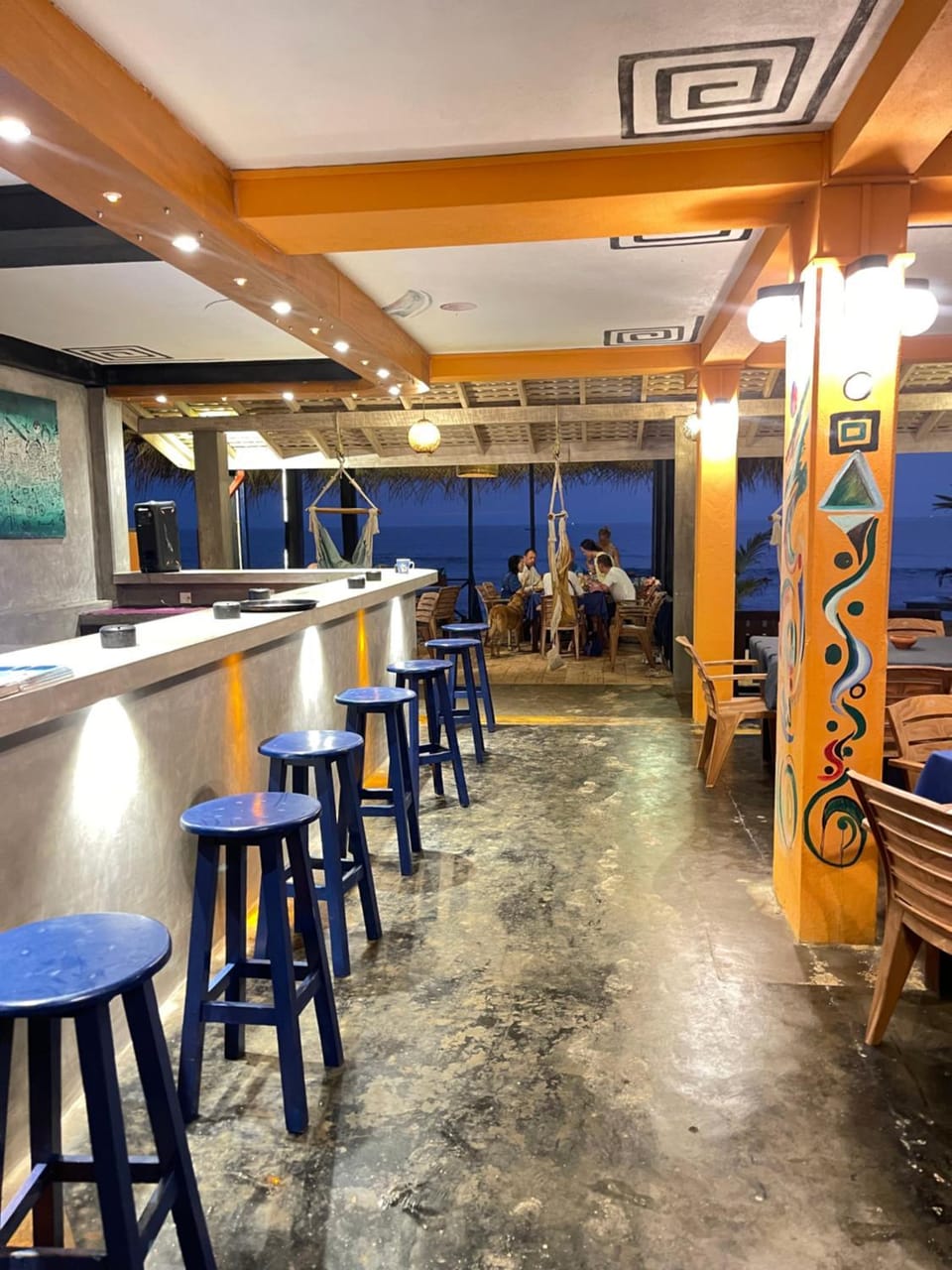 Restaurant/places to eat, Living room, Lounge or bar, Seating area, minibar