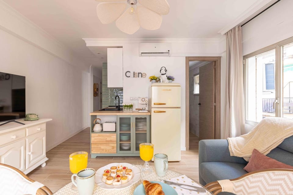 TV and multimedia, Photo of the whole room, Dining area, Evening entertainment, air conditioner