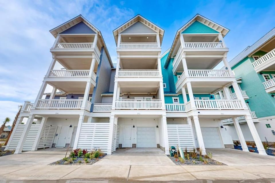 Sunrise Sunset Repeat House in Port Aransas