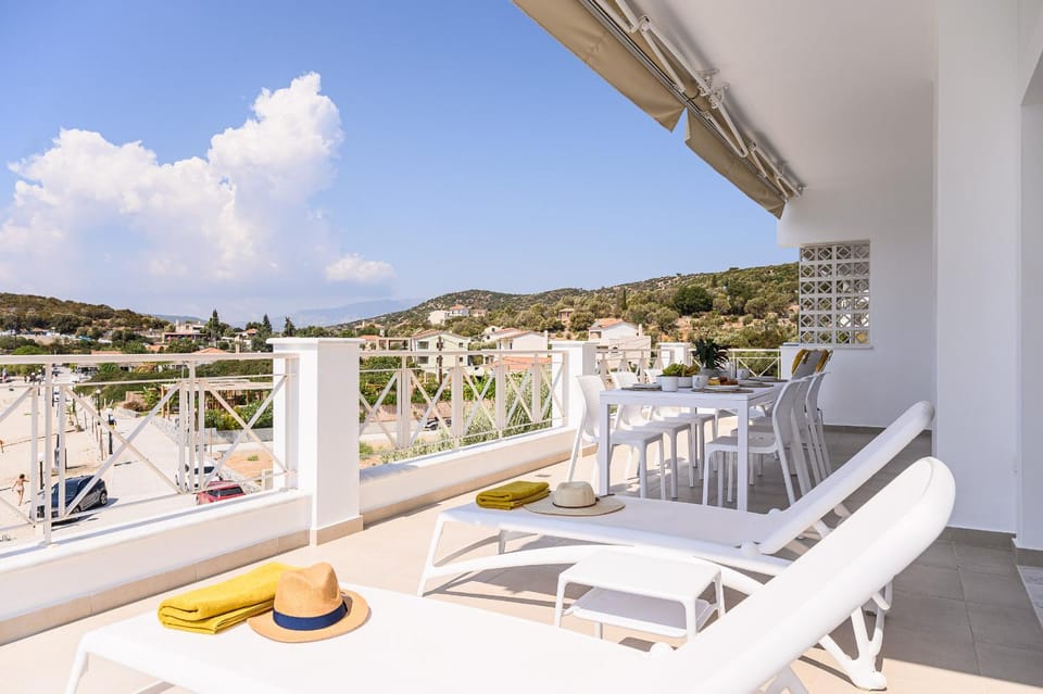 Balcony/Terrace, sunbed