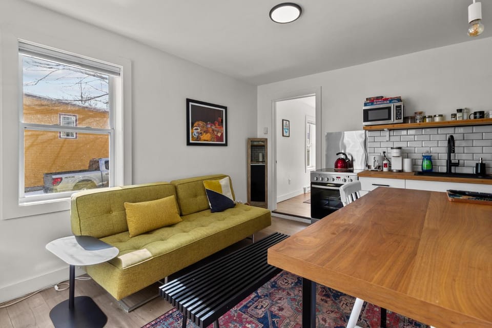 Queens Suite 1BR Free Parking Apartment in St Johns