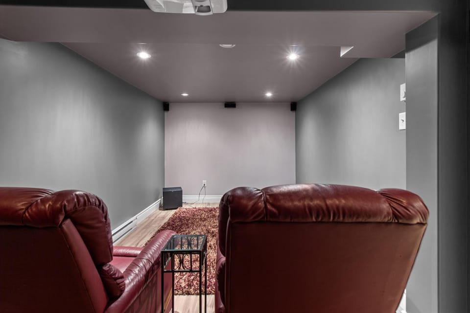 QV Lake house 5Bd Gym Bar Theatre House in St Johns
