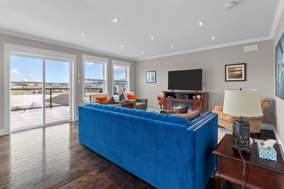 QV Lake house 5Bd Gym Bar Theatre House in St Johns