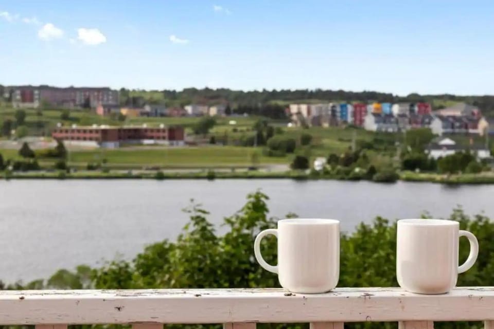 Forest House QV Lake View Parking Apartment in St Johns