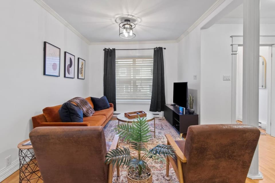 The Fancy House 3bed DT w Fenced Yard House in St Johns
