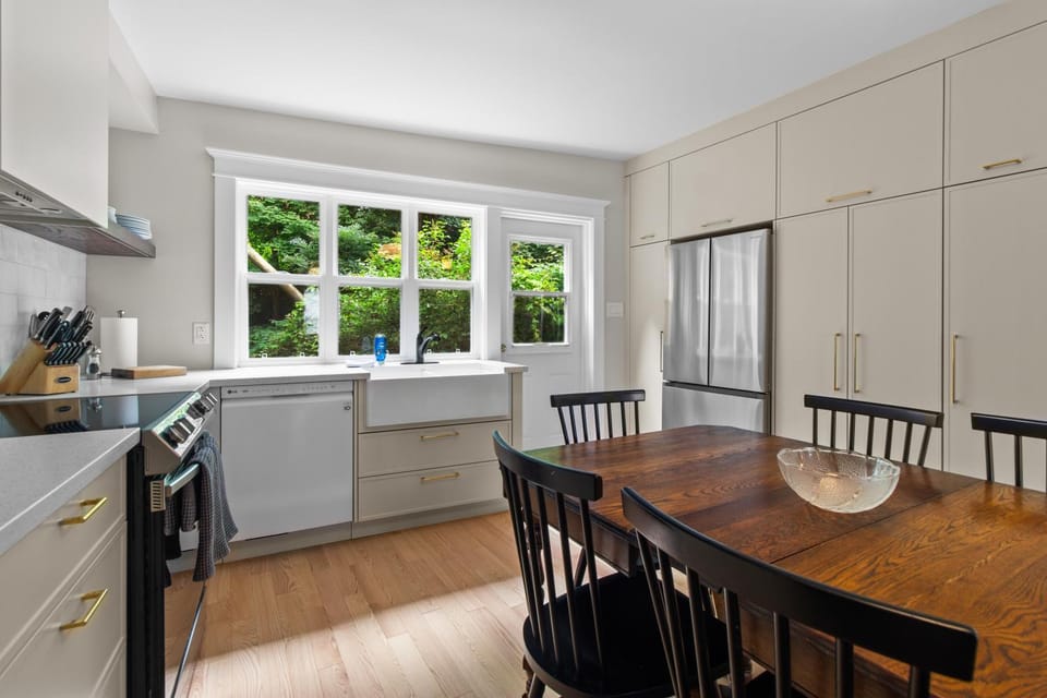 Victorian Jellybean Gem 3Bd King Main 25Ba House in St Johns