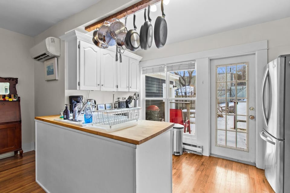 House Patrick 4Bd Loft Style Parking House in St Johns