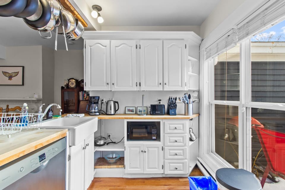House Patrick 4Bd Loft Style Parking House in St Johns