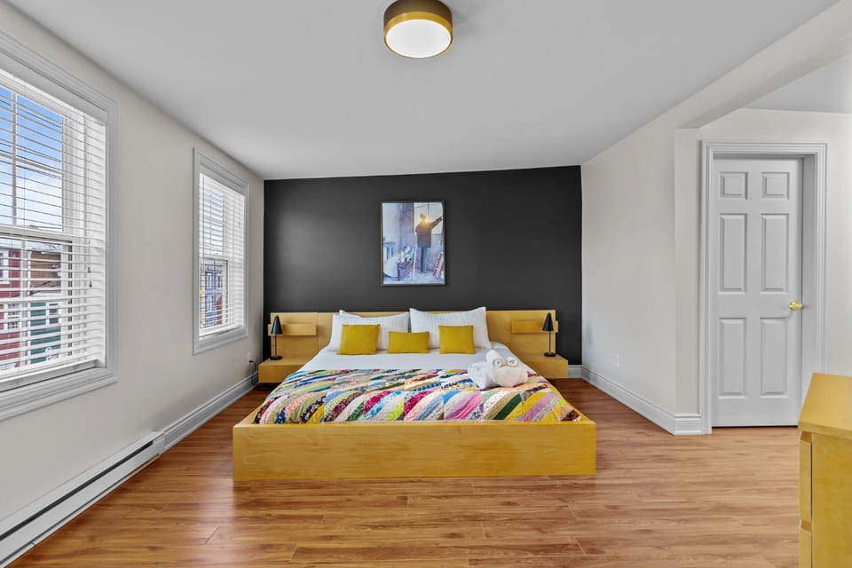 Blue Jelly Bean Signal Hill Sea Vw King Bds House in St Johns