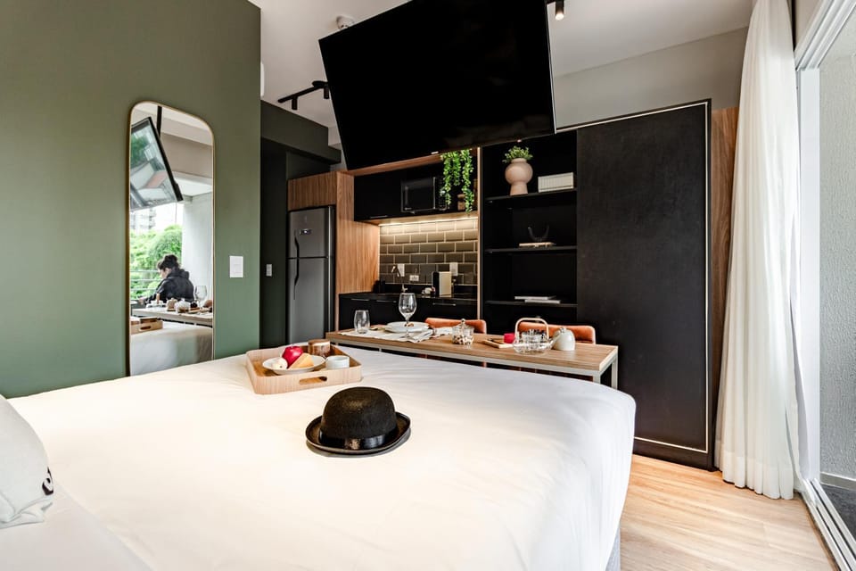 Bed, Day, TV and multimedia, Balcony/Terrace, Kitchen or kitchenette, Dining area, Bedroom, locker, kitchen