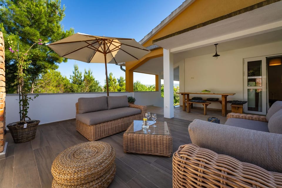 View (from property/room), Balcony/Terrace, Garden view, Mountain view