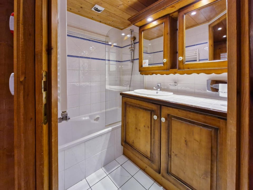 Résidence Roselend - Charmant appartement de 3 pièces situé dans une résidence au village du Chantel, proche des pistes et avec piscine. MAE-4441 Apartment in Landry