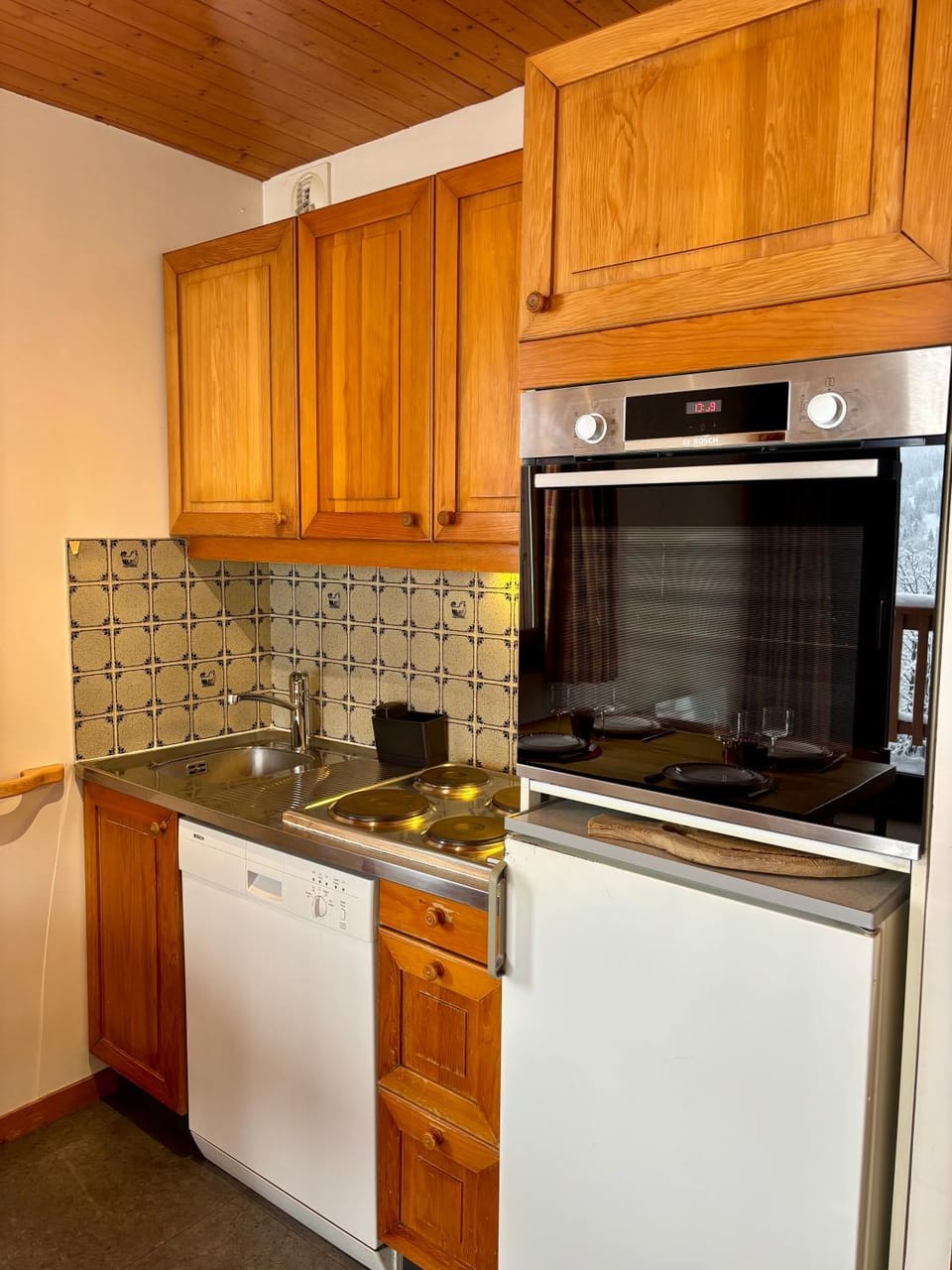 Kitchen or kitchenette
