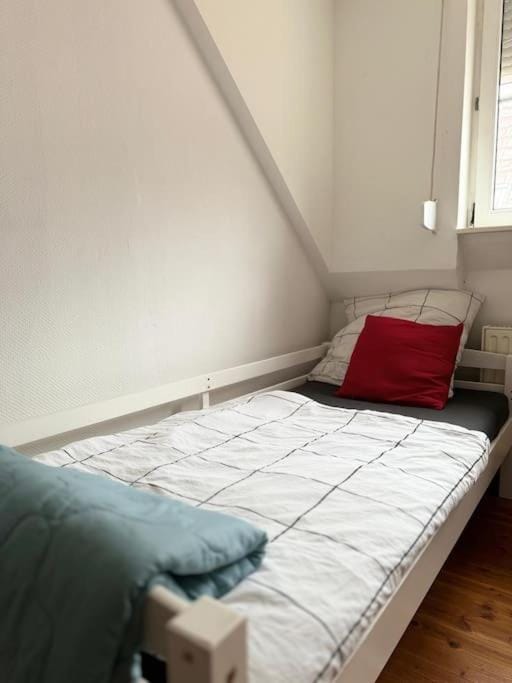 100 m2, 3 Zimmer, Parkplätze, Balkon, Europapark Apartment in Offenburg