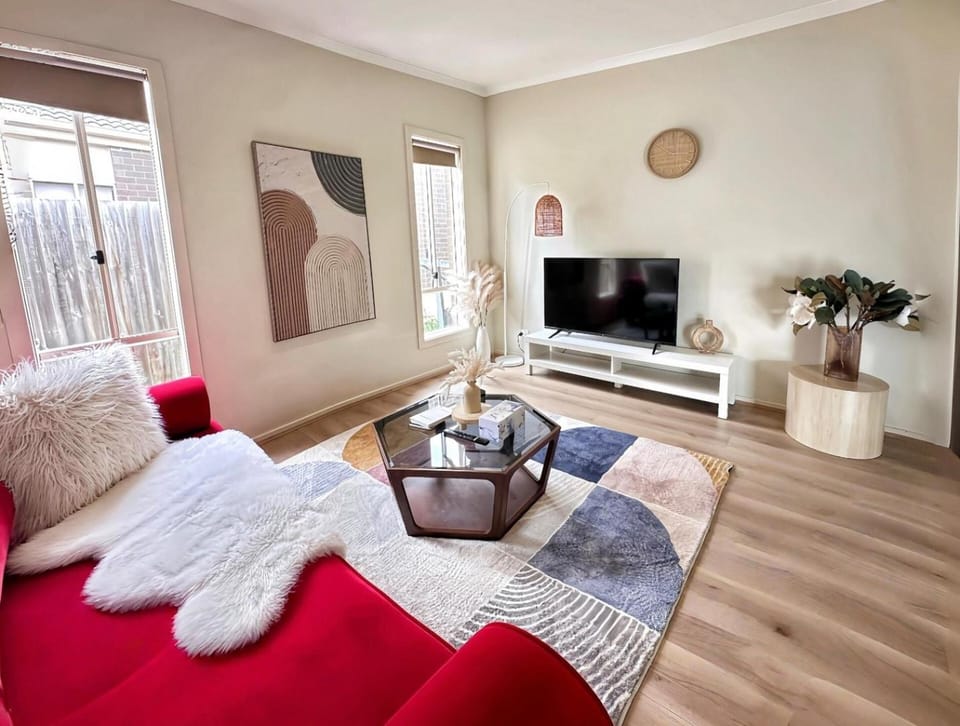 Cozy 4-Bedroom Home|Peaceful & Convenient Location House in Truganina