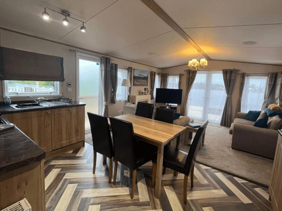 2 Waterski House in Tattershall