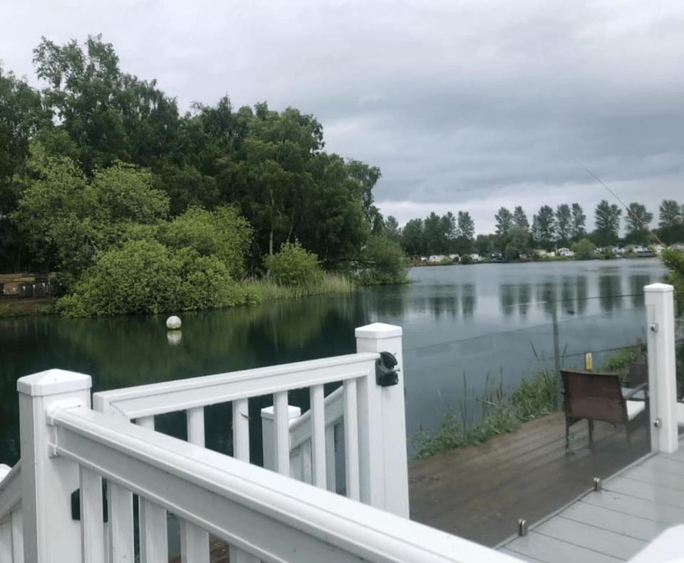 1 Fishing lake House in Tattershall
