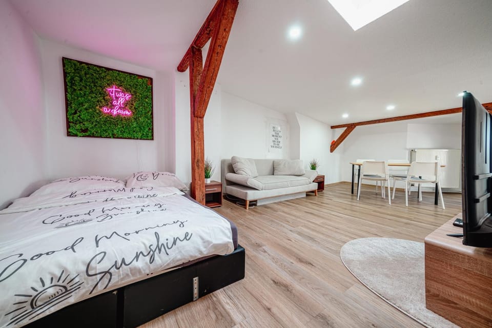 Living room, Photo of the whole room, Seating area, Dining area, Bedroom