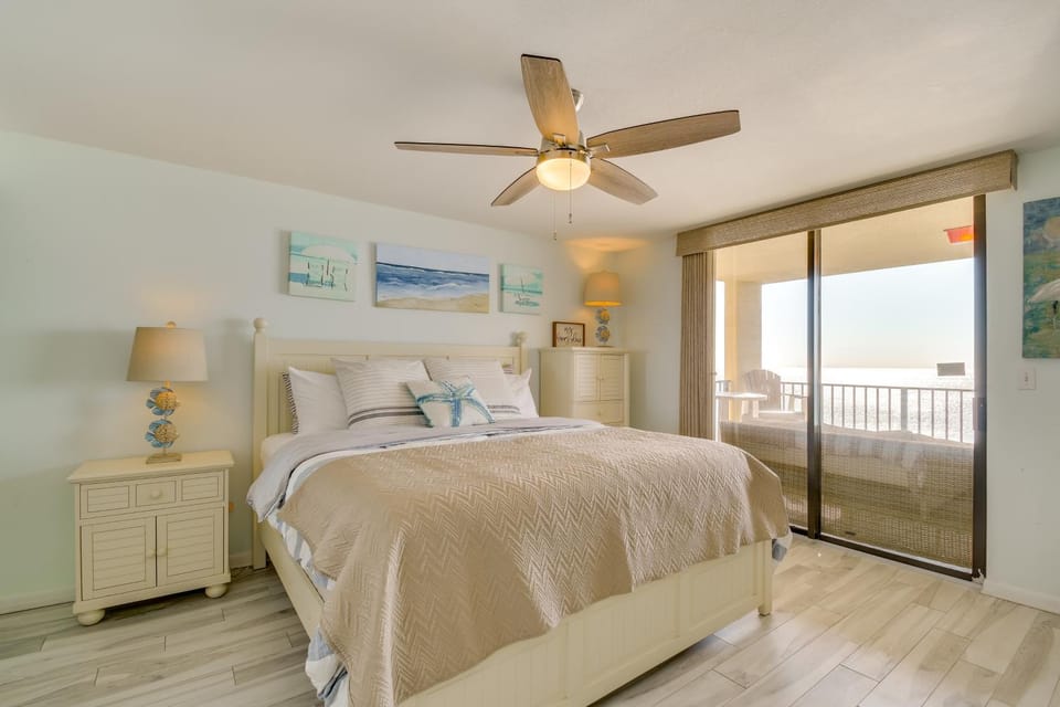 'Seagull’s Nest' Oceanfront Oasis w/ Pool Access! House in Orange Beach