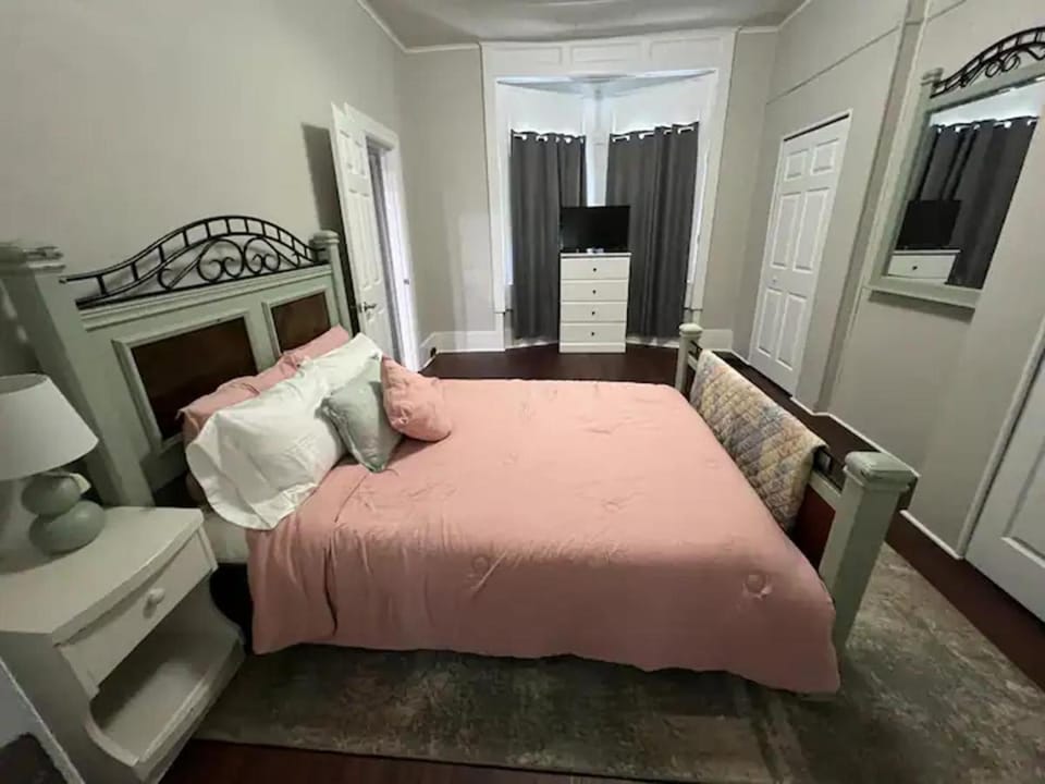TV and multimedia, Bedroom, wardrobe