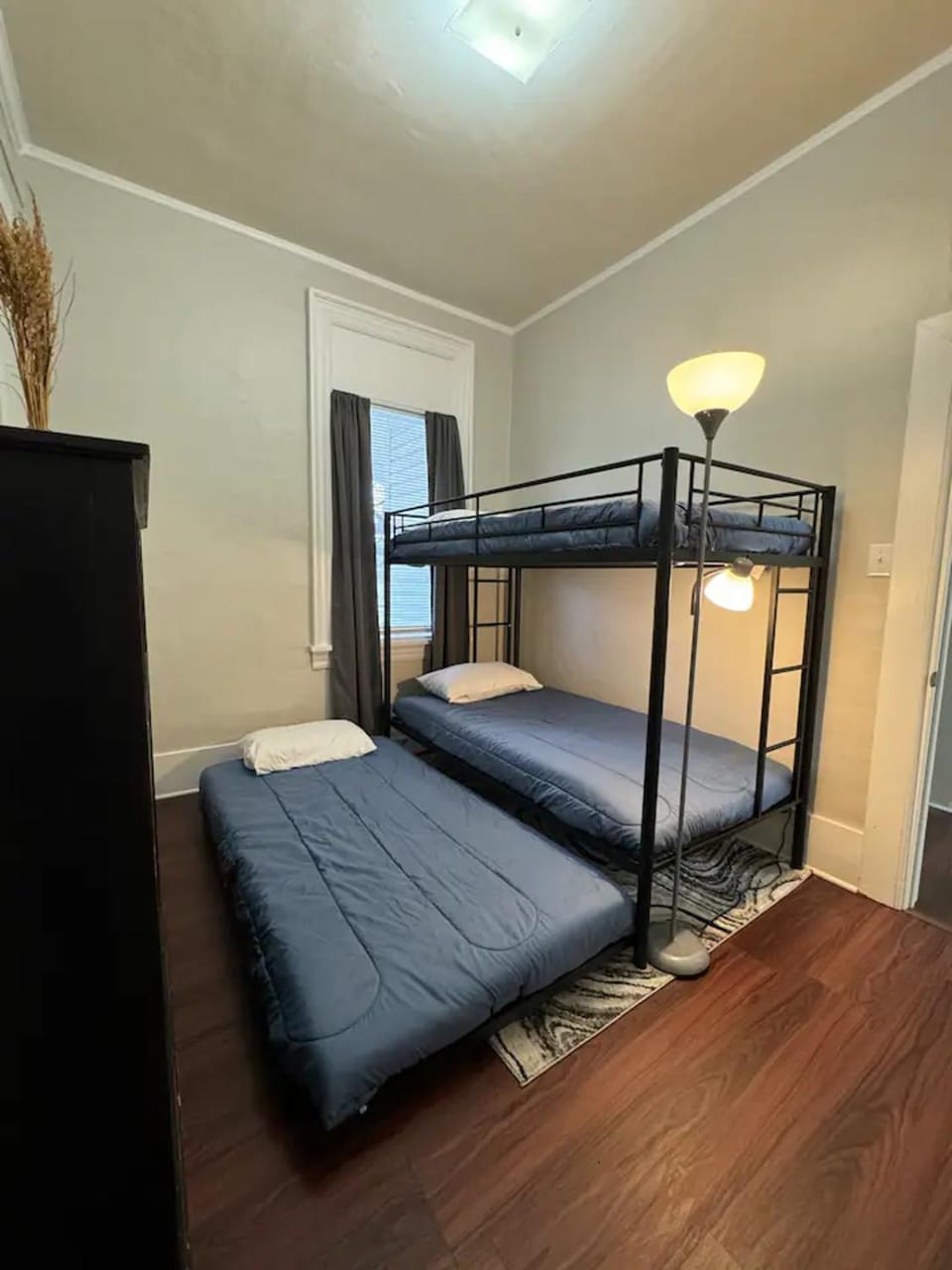 Bedroom, bunk bed