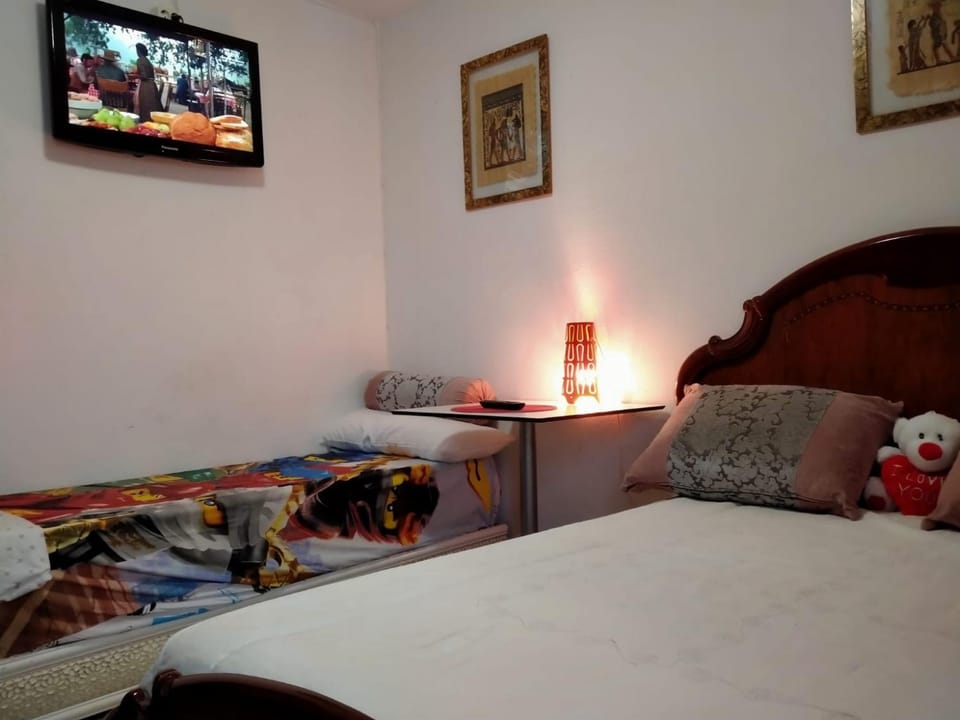 Habitación 2 Vacation rental in Zaragoza