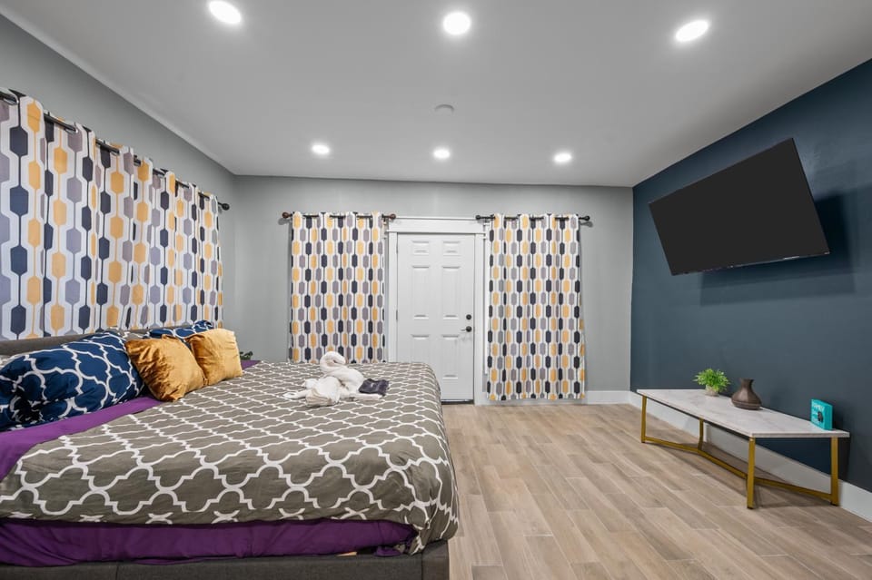 Charming Midtown Studio with Free Parking Apartment in Houston