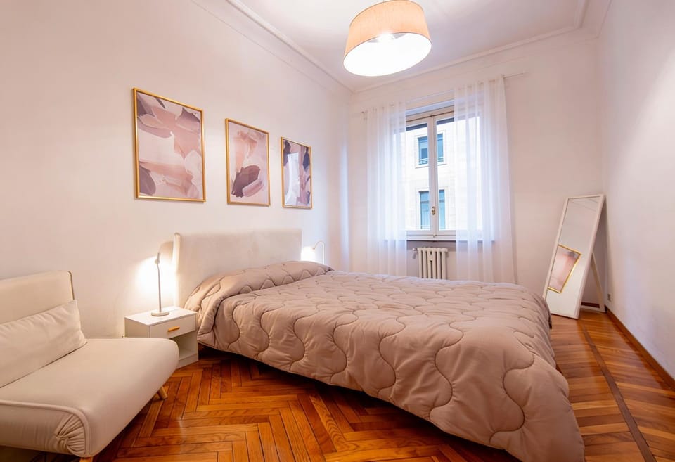 Casa Torineiser - elegant apt in city centre with parking by Home a porter Apartment in Turin