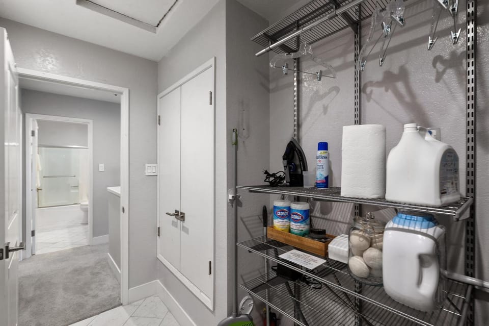 Serene Home on the Hill with amazing view! near SF House in Daly City