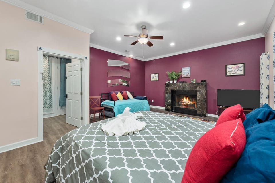 Spacious 2BR Apt with King Beds & Fully Equipped Kitchen Apartment in Houston