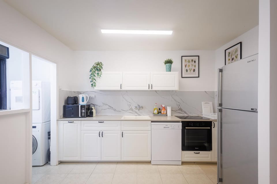 Coffee/tea facilities, Kitchen or kitchenette, dishwasher, minibar, oven, pet friendly, stove, toaster, washing machine, dryer, kitchen, kitchen