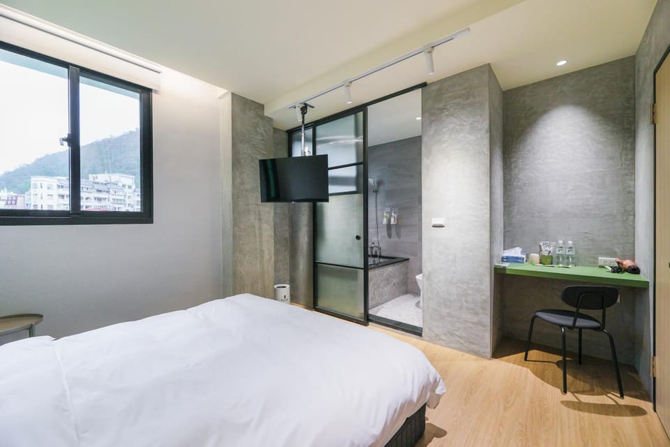 Bed, TV and multimedia