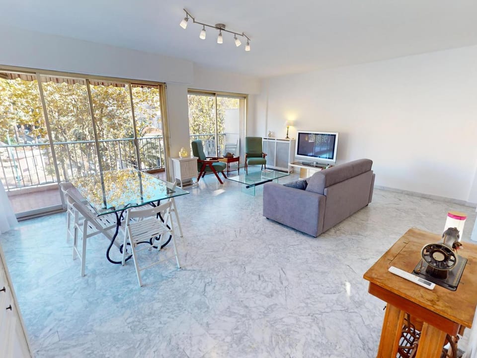 Spacieux 2P centre Menton avec terrasse, clim et parking privé - FR-1-196-370 Apartment in Menton