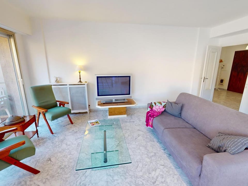 Spacieux 2P centre Menton avec terrasse, clim et parking privé - FR-1-196-370 Apartment in Menton