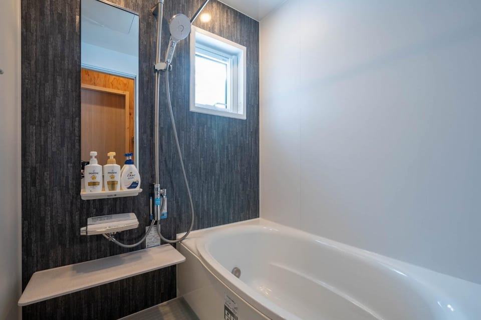 Bathroom, Bath, towels