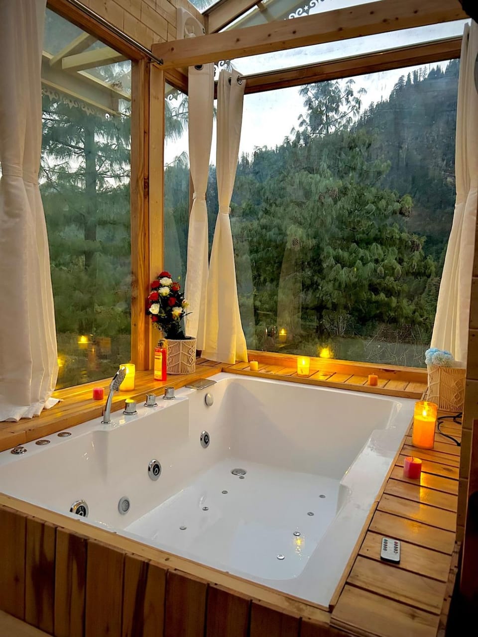 SkyHeaven Jacuzzi Treehouse House in Himachal Pradesh