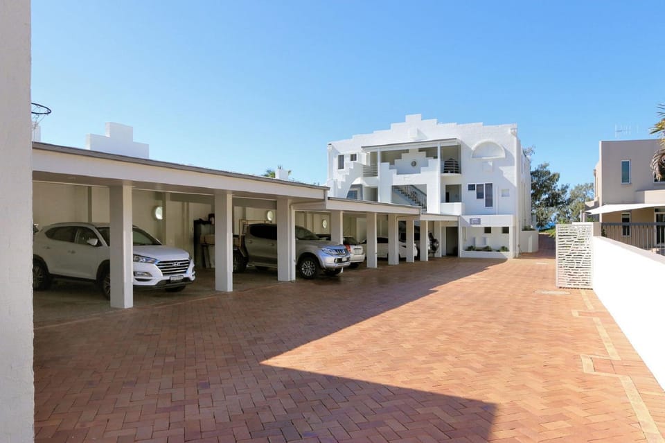 Sandcastles 1 - Beach front Apartment in Bargara