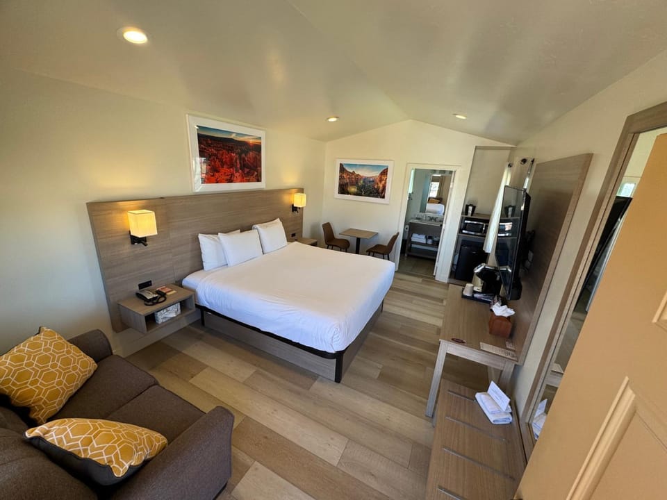 Mountain Ridge Cabins & Lodging Between Bryce and Zion National Park Cabin in Hatch