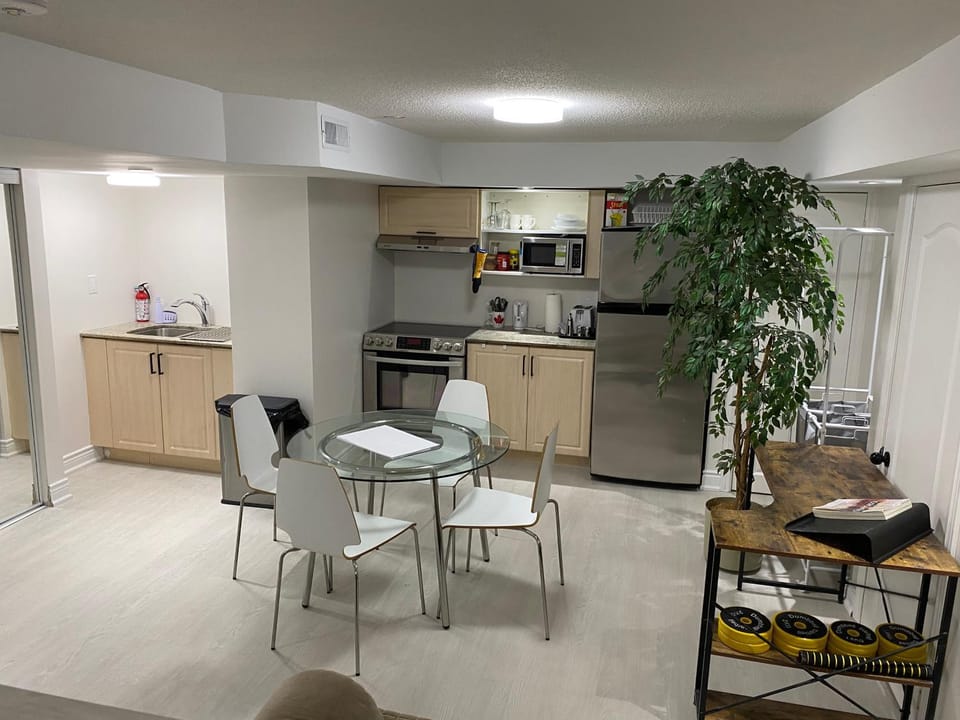 Kitchen or kitchenette, Dining area, toaster