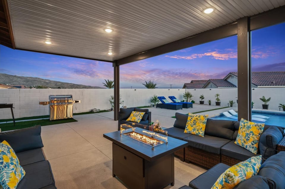 Patio, Balcony/Terrace, Seating area