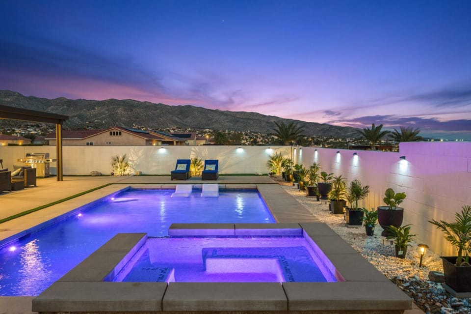 Mountain view, Swimming pool
