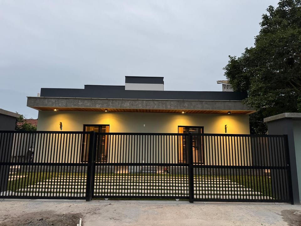 Property building, Facade/entrance, Day