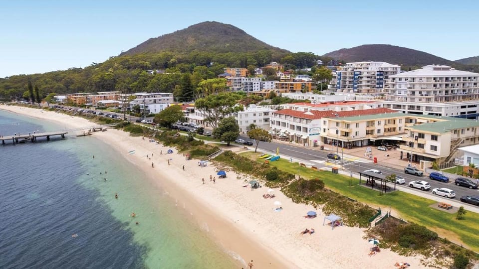 Spring, Day, Neighbourhood, Bird's eye view, Beach, City view, Mountain view, Sea view, Street view, Location, Parking