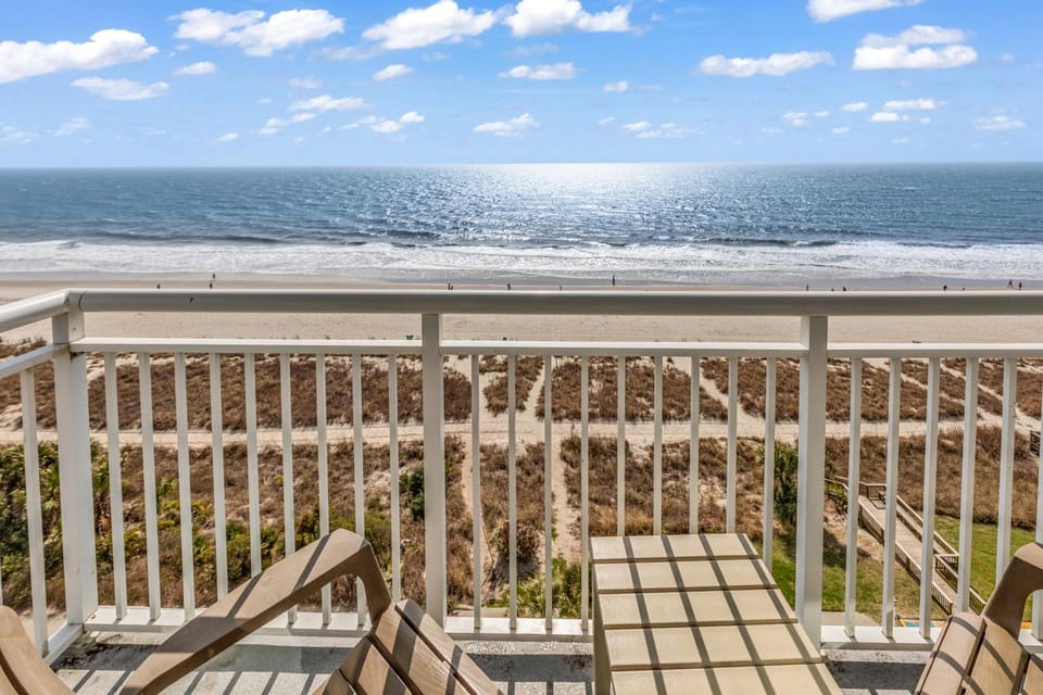 View (from property/room), Balcony/Terrace, Beach
