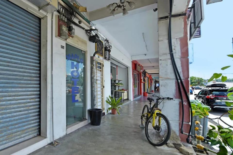 Facade/entrance