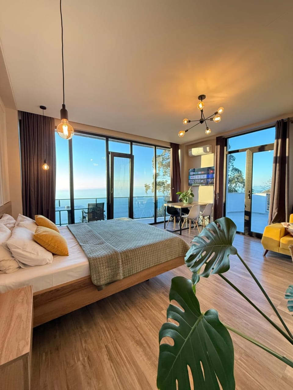 Bed, Photo of the whole room, Sea view