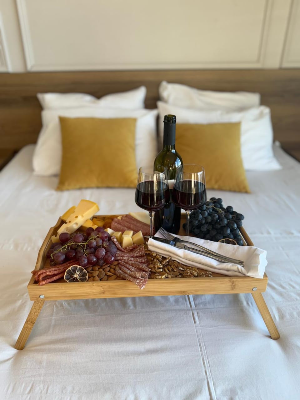 Bed, Food, Breakfast