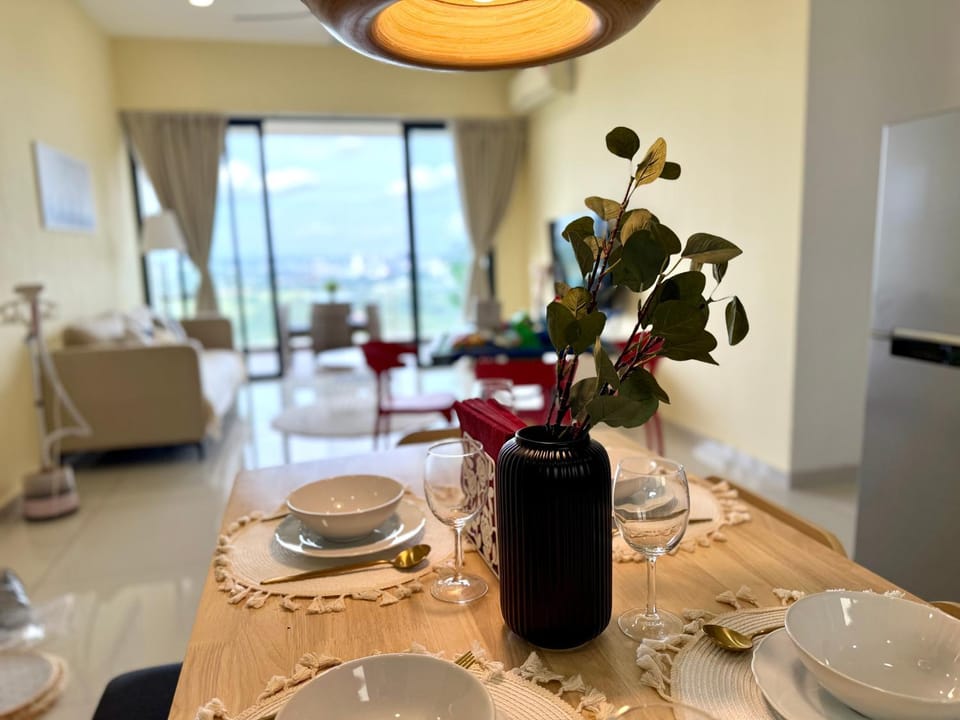 CG02 Amberside JB City View 3BR3B 10pax Top Floor Apartment in Johor Bahru