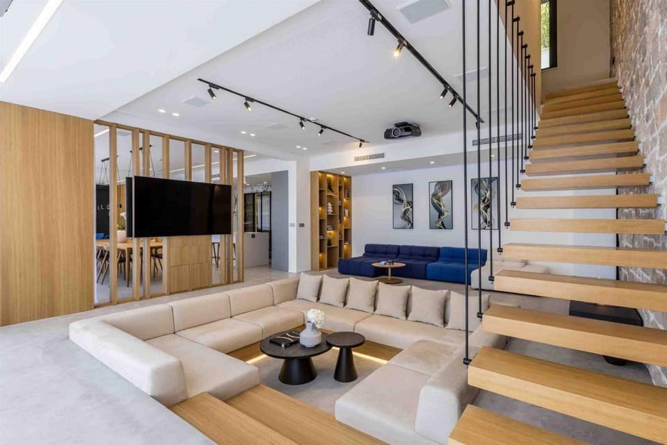 Communal lounge/ TV room, TV and multimedia, Living room, Seating area, Evening entertainment